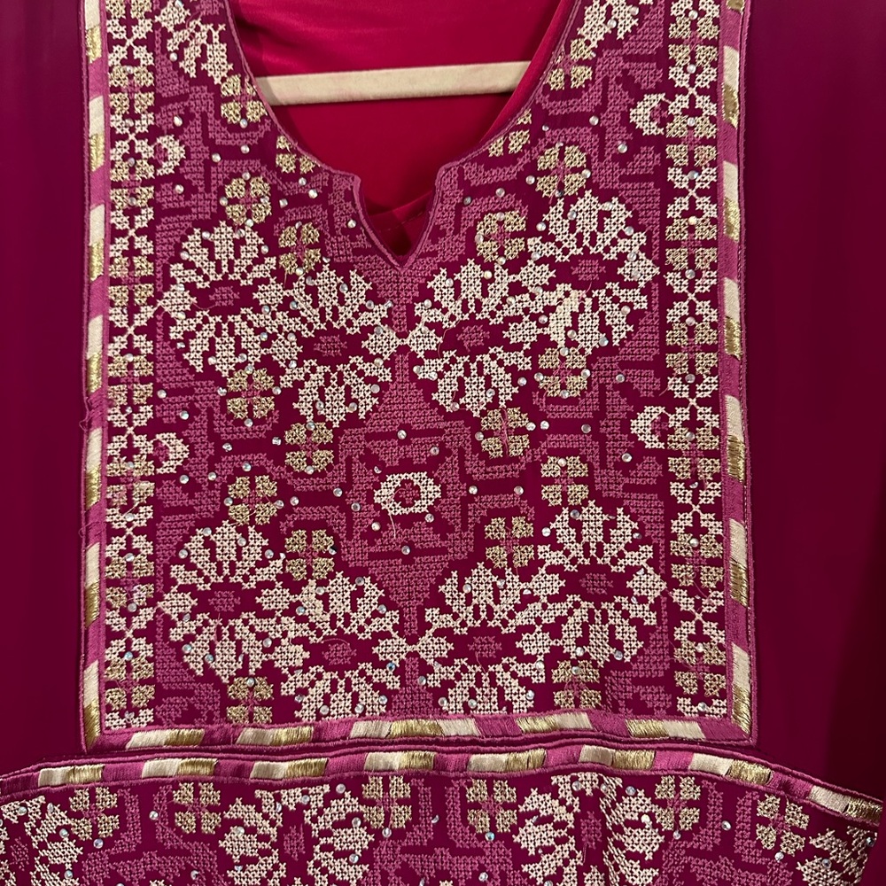 Long cultural Tatreez dress. Plus size (equivalent to size 20)